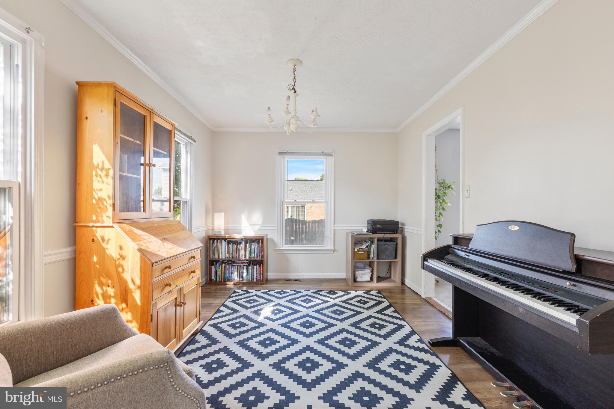 102 Tunis Ct