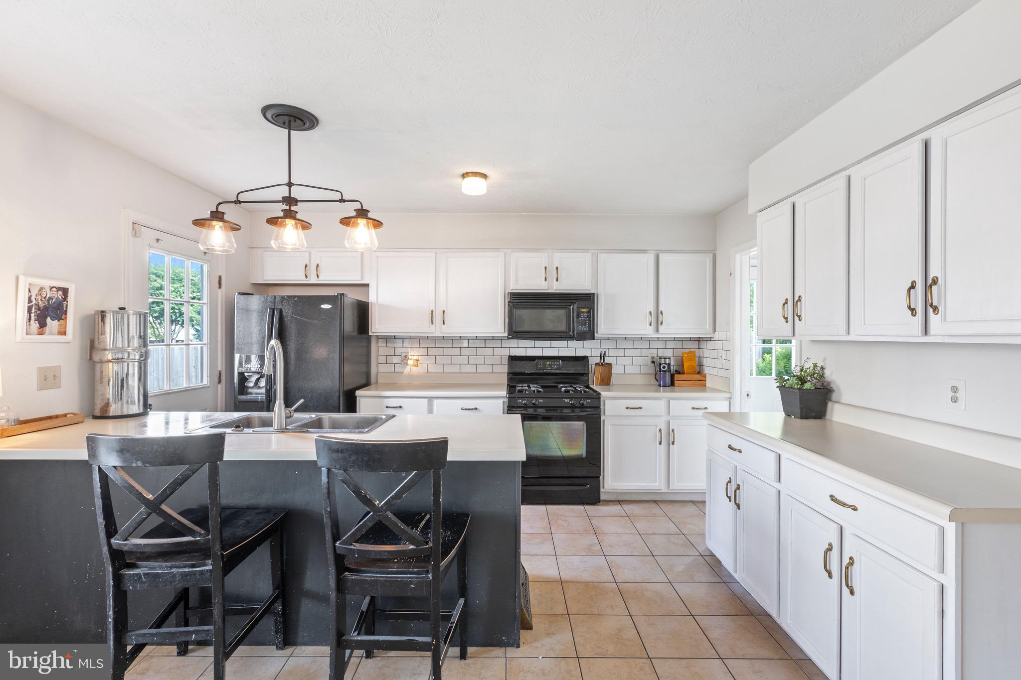 102 Tunis Ct