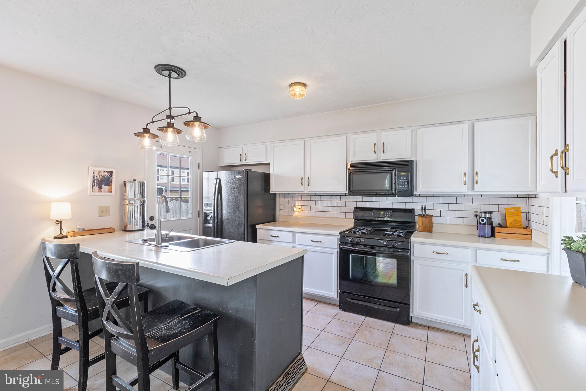102 Tunis Ct