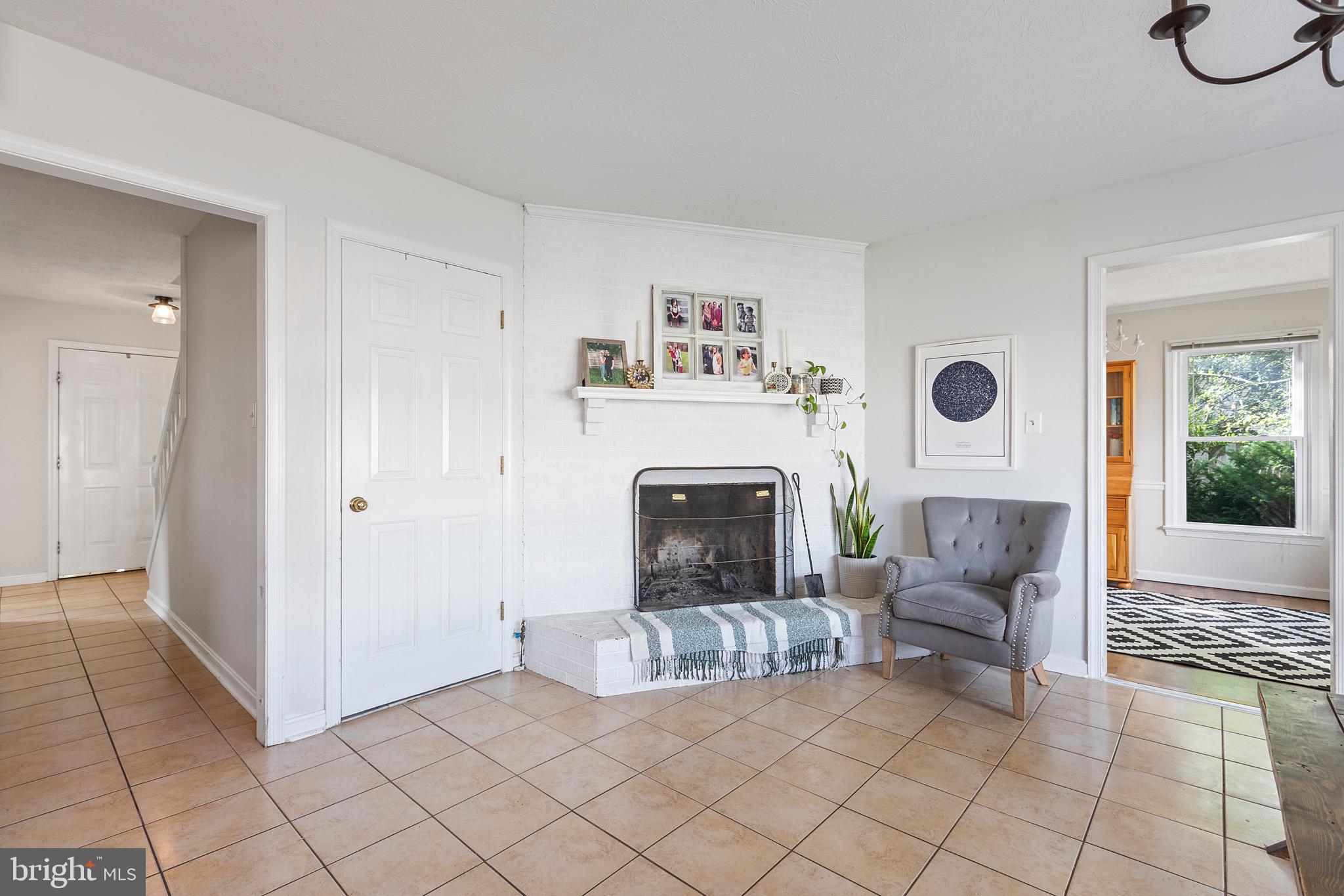 102 Tunis Ct