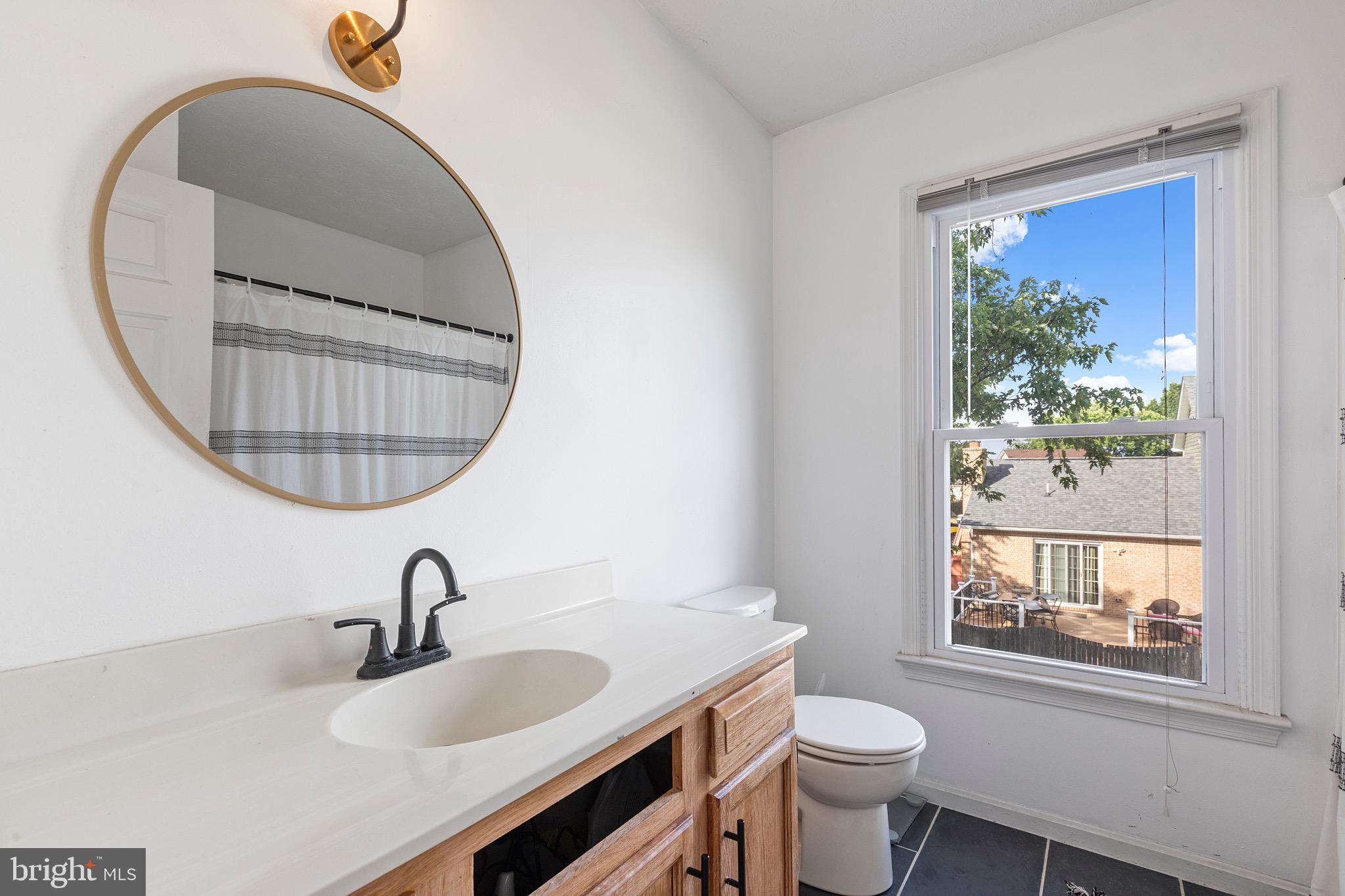 102 Tunis Ct
