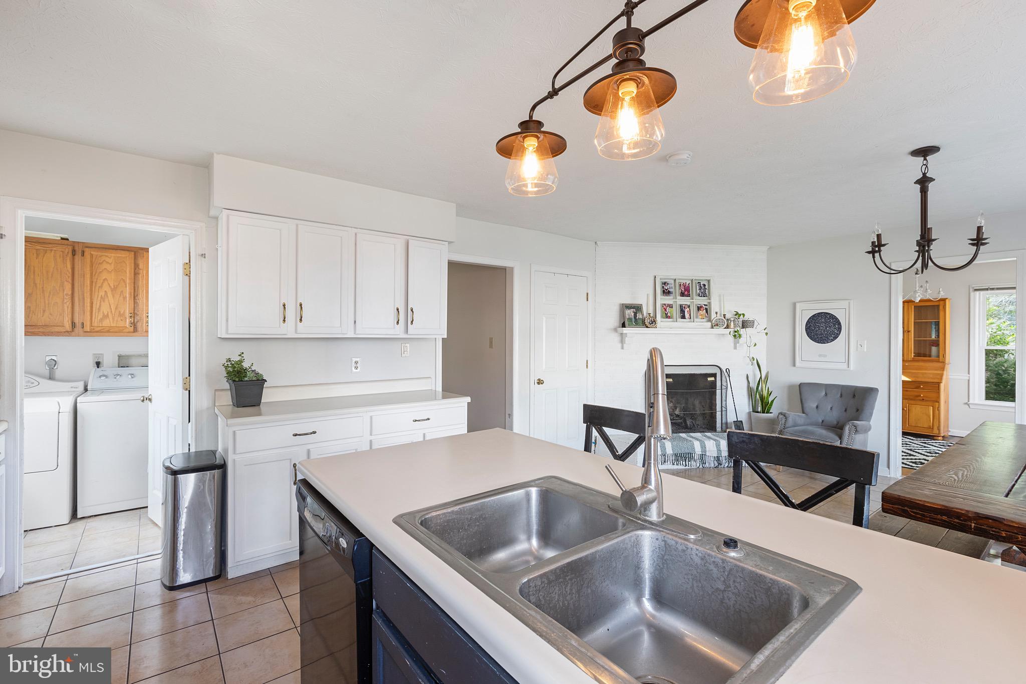 102 Tunis Ct