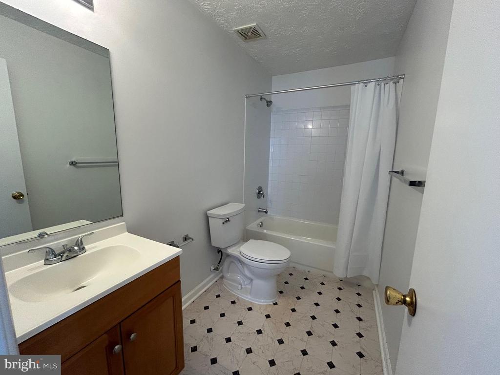 94-5 Chinkapin Dr