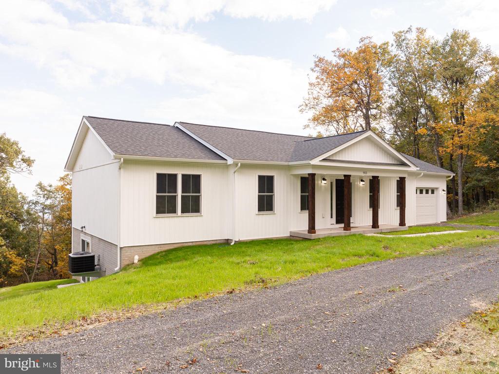903 Rockwood Trl