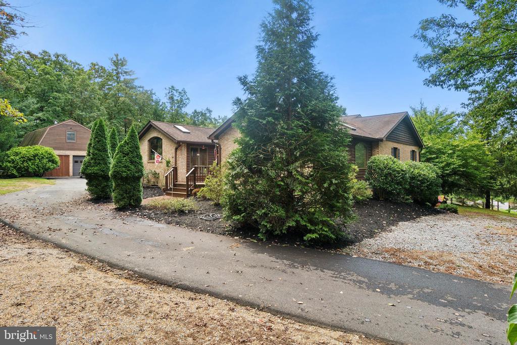 1802 Chestnut Grove Rd