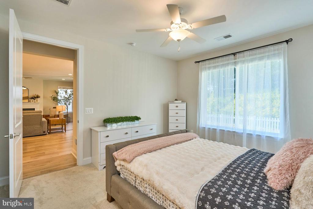 102 Foam Flower Dr