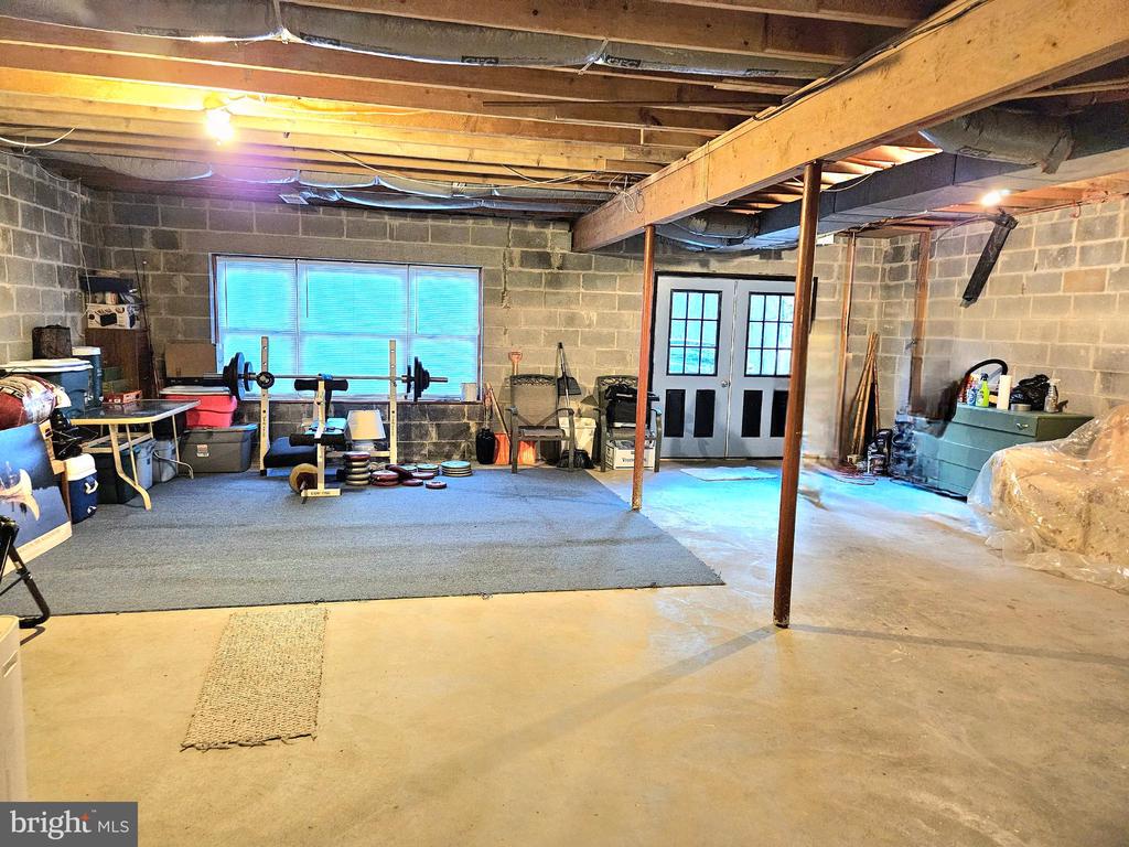 1109 Lakeview Dr
