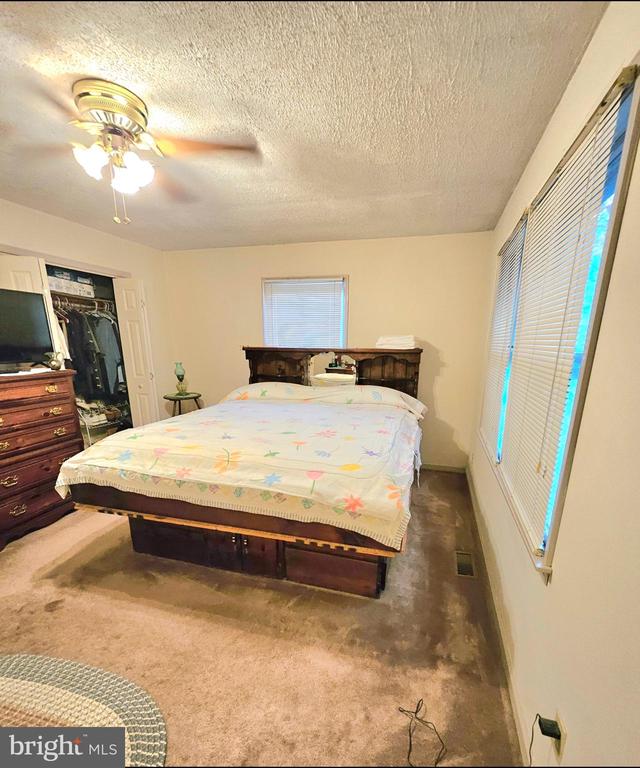 1109 Lakeview Dr