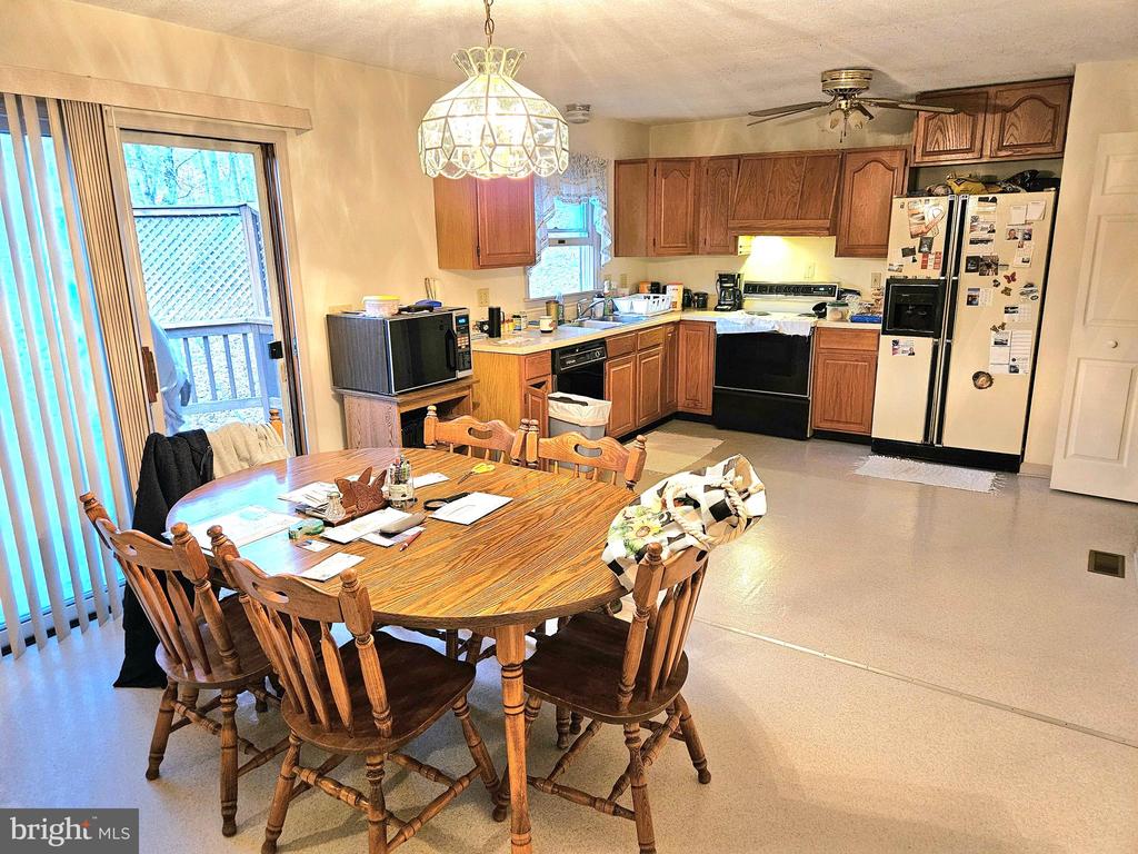 1109 Lakeview Dr