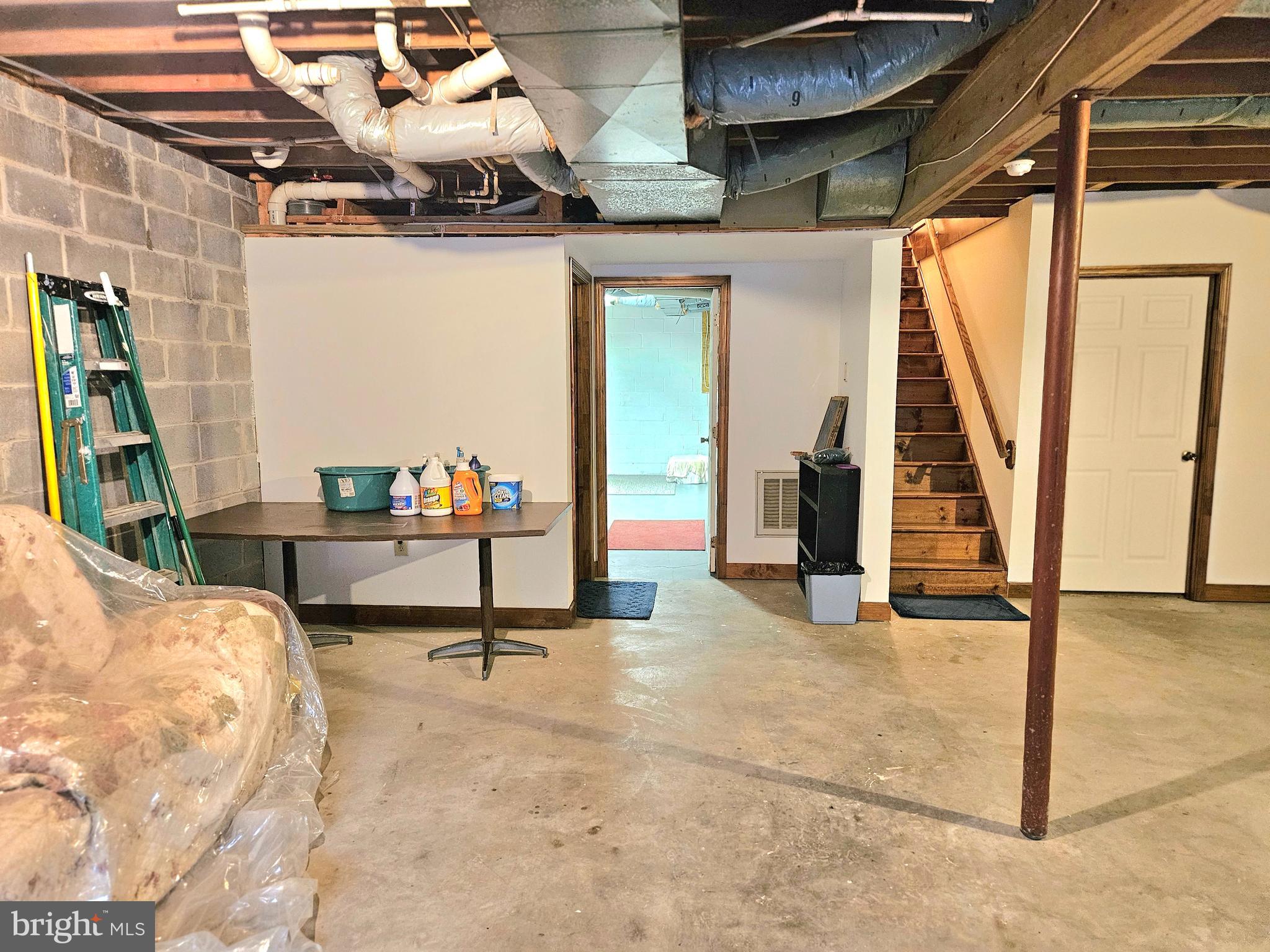 1109 Lakeview Dr