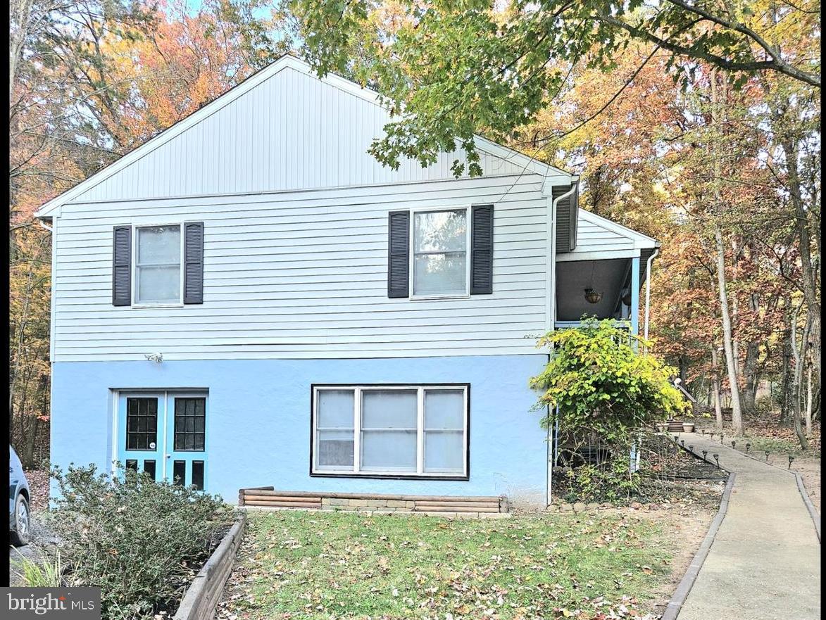 1109 Lakeview Dr
