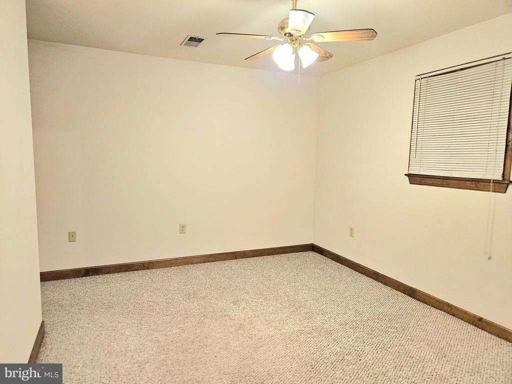 1109 Lakeview Dr