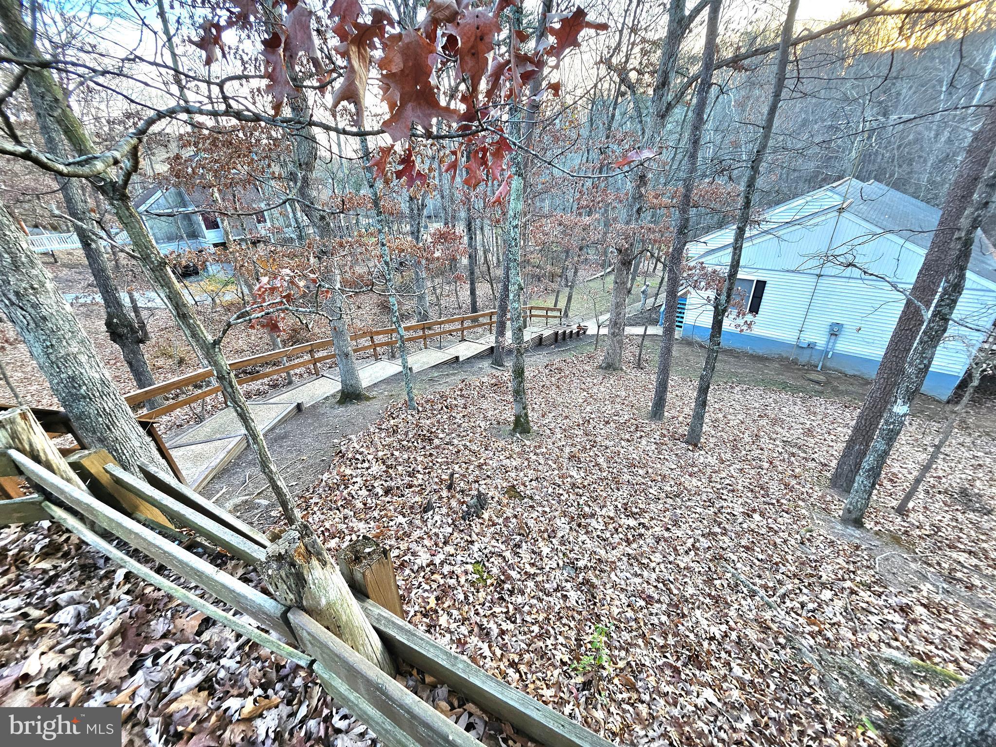 1109 Lakeview Dr