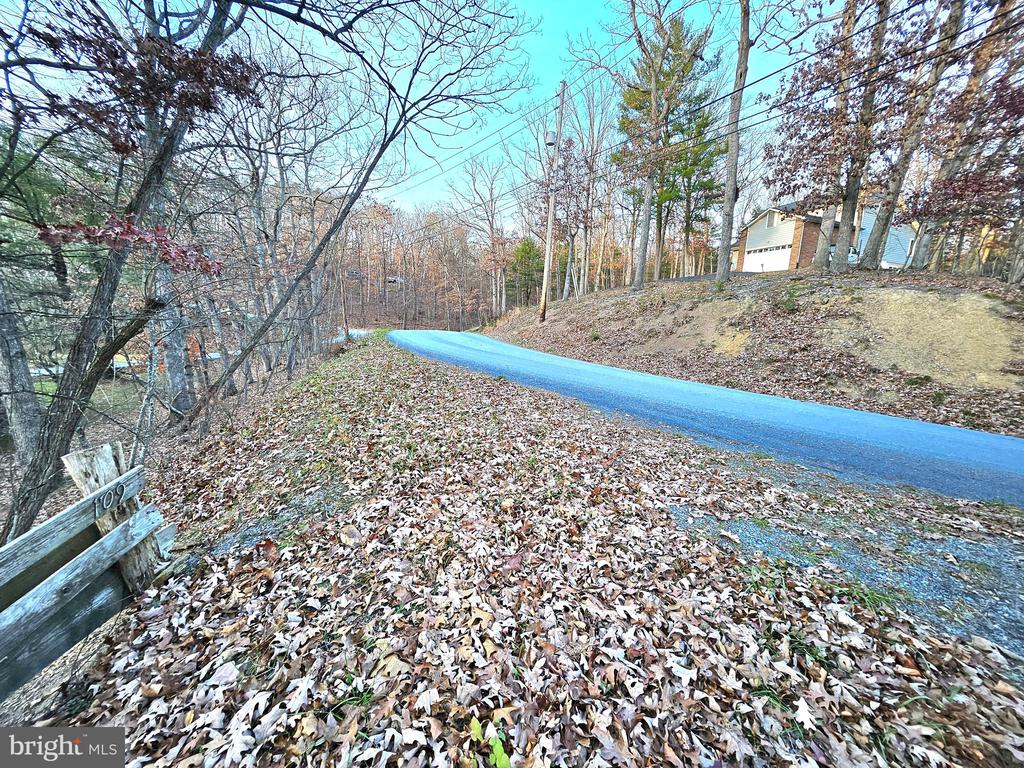 1109 Lakeview Dr