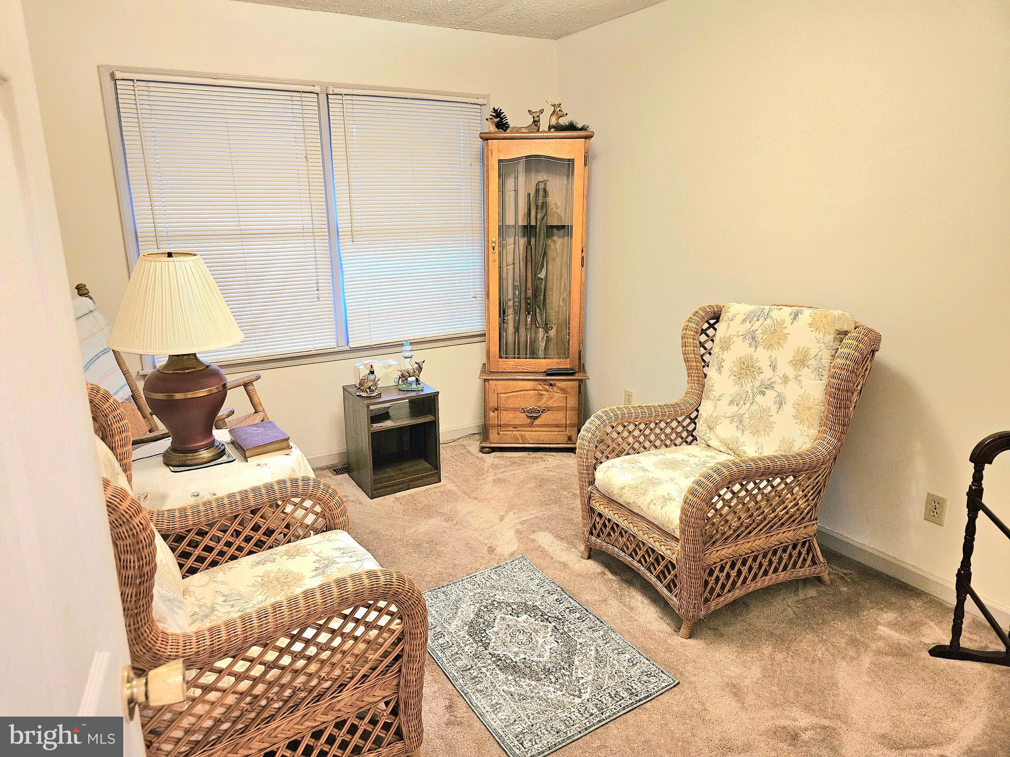 1109 Lakeview Dr
