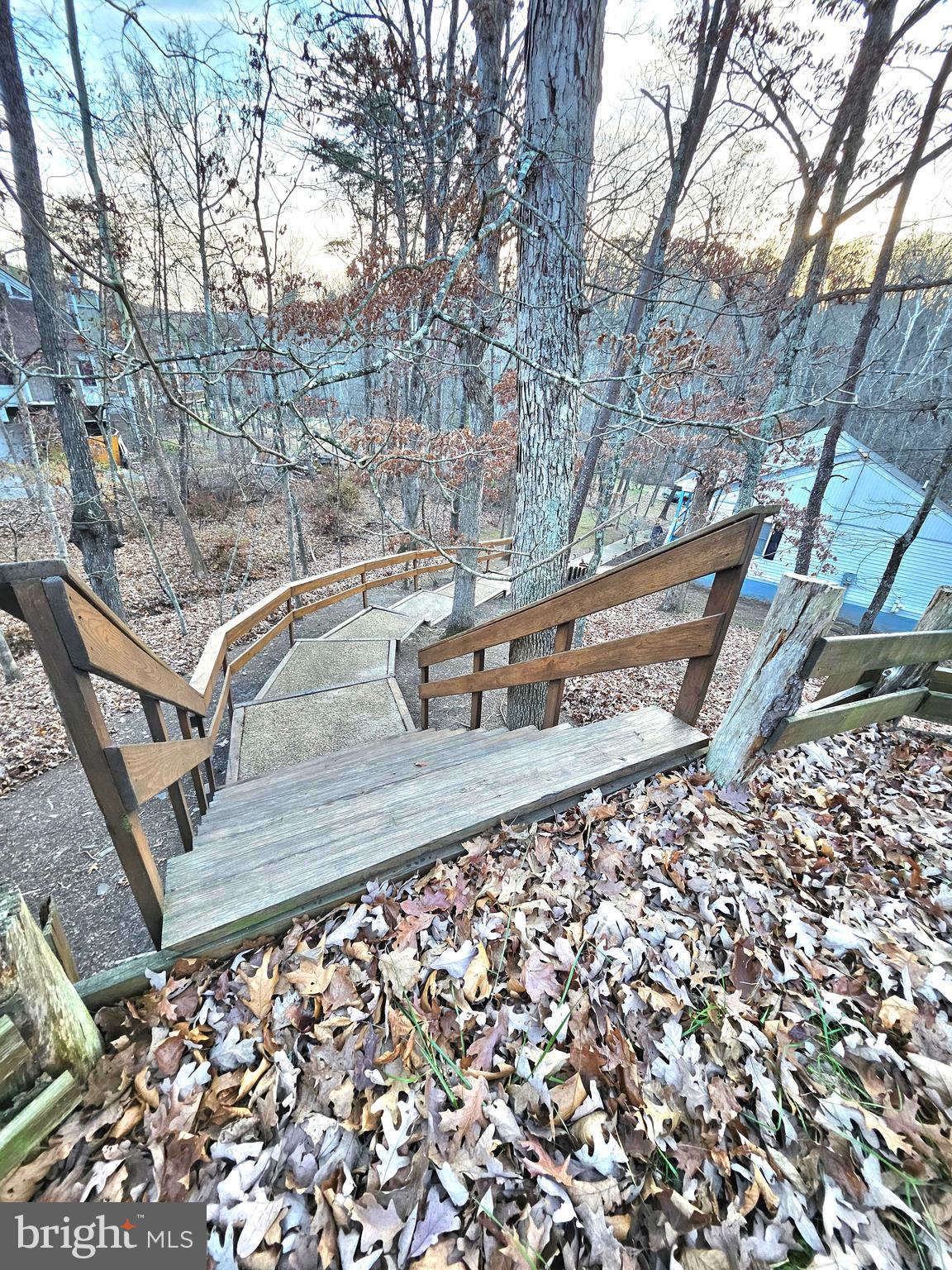 1109 Lakeview Dr
