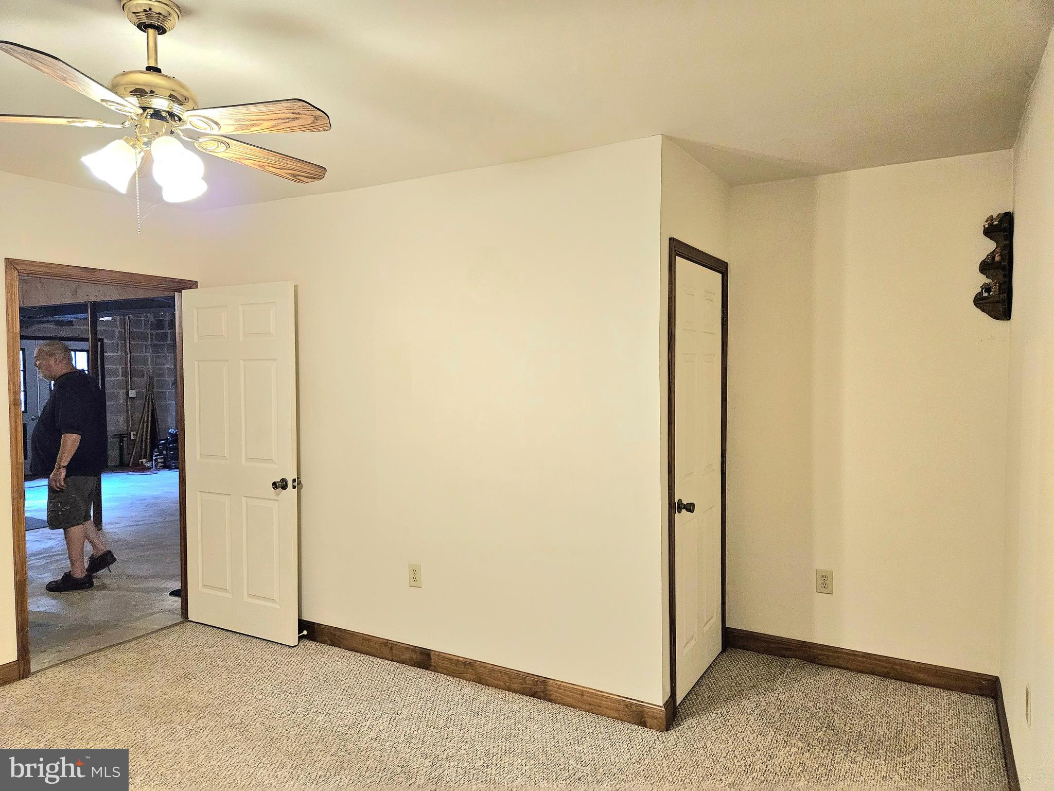 1109 Lakeview Dr