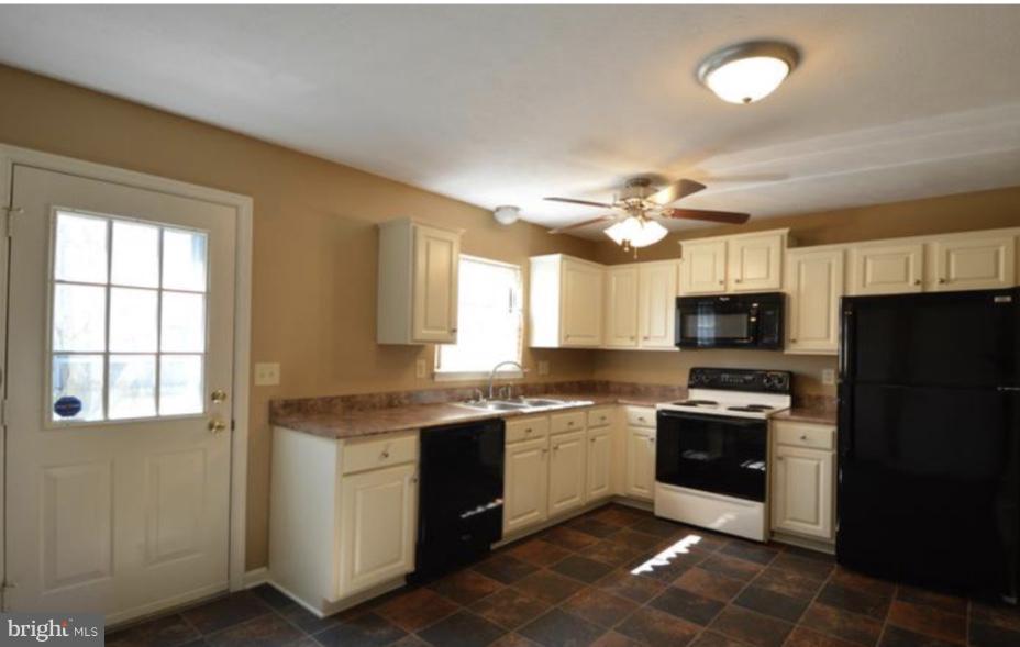 139 LITTLE RIVER DR
