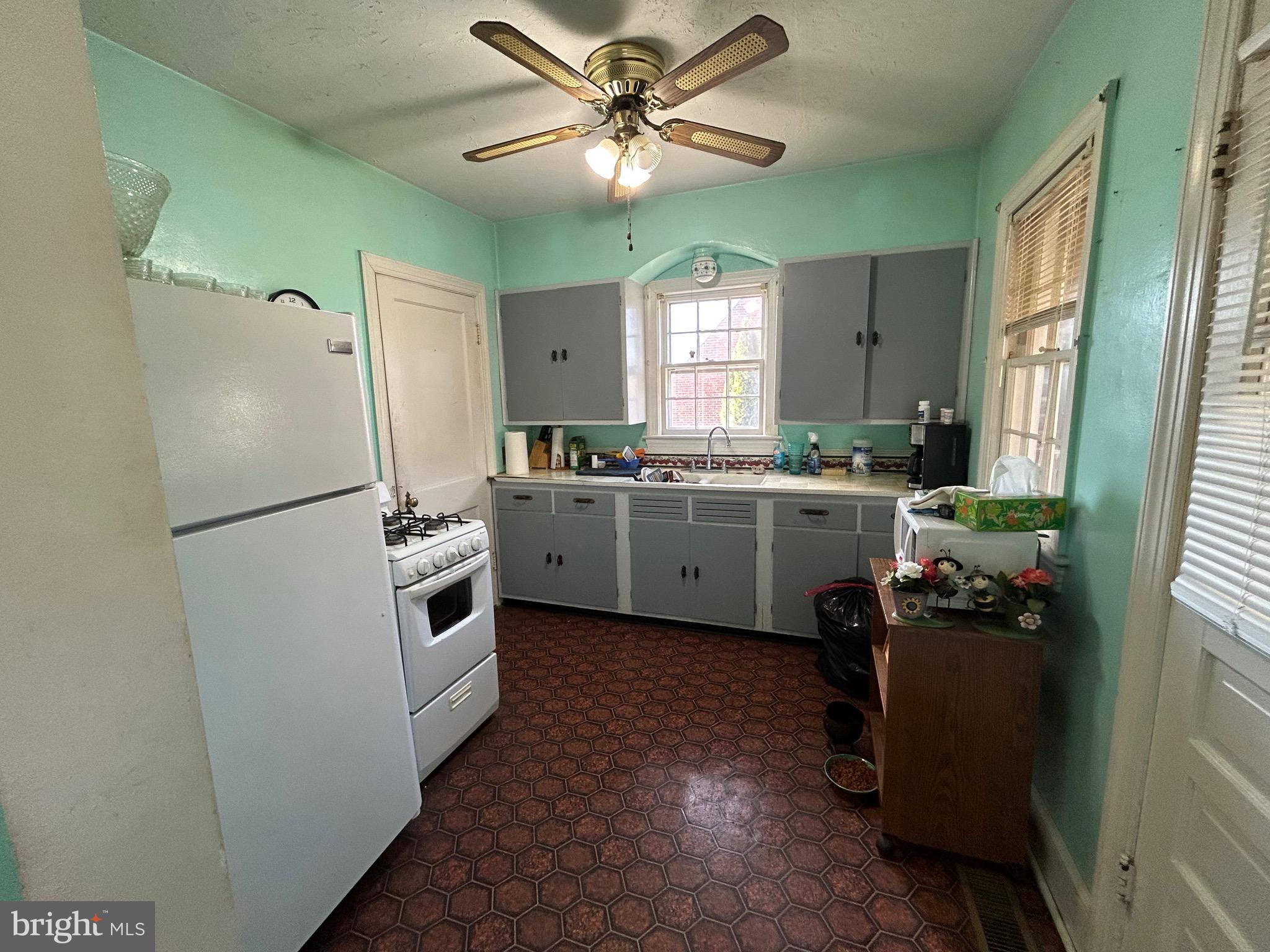 5117 Main St