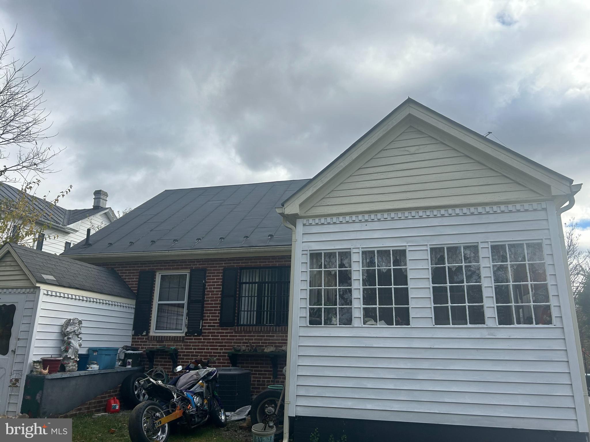 5117 Main St