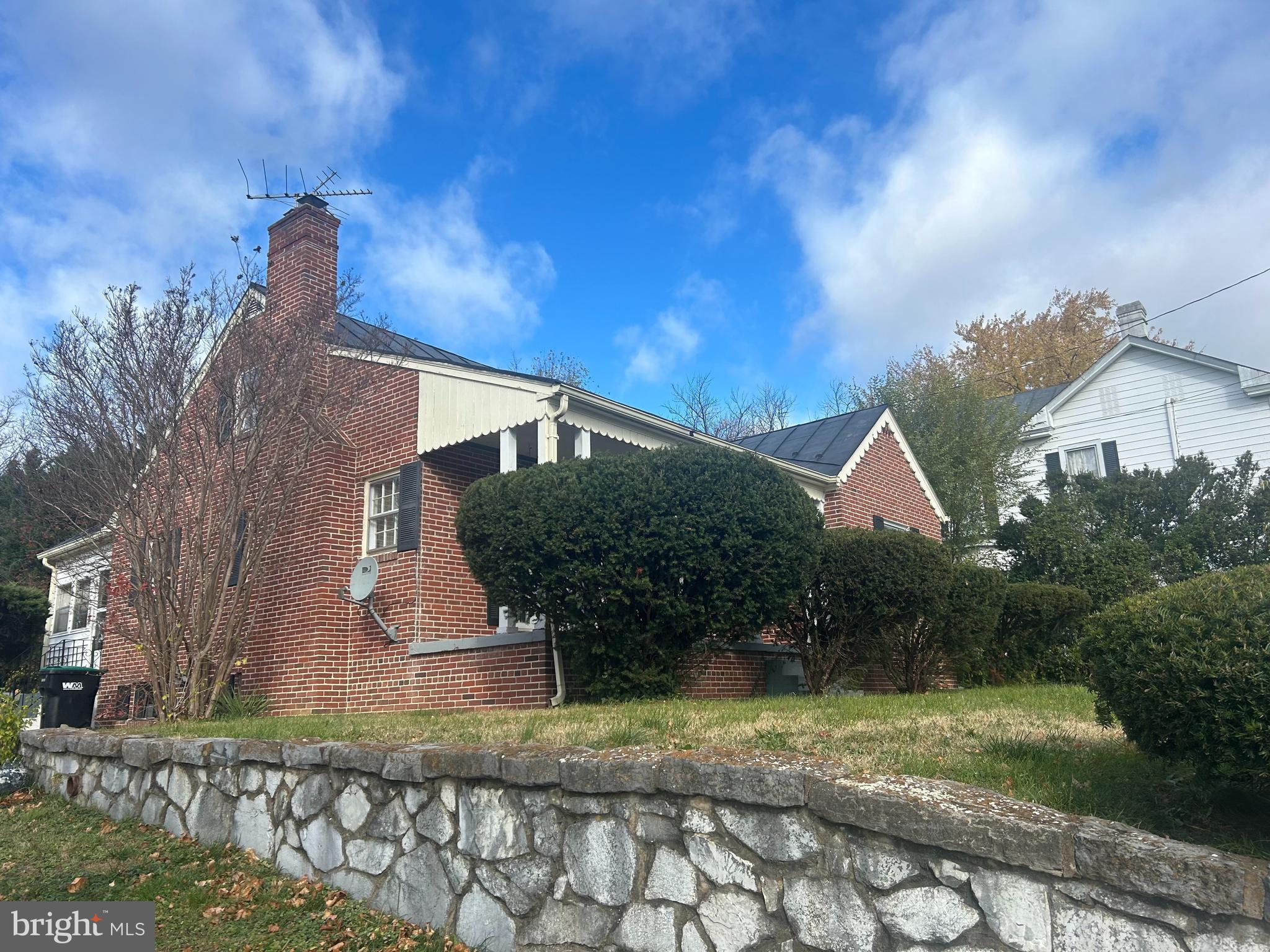 5117 Main St