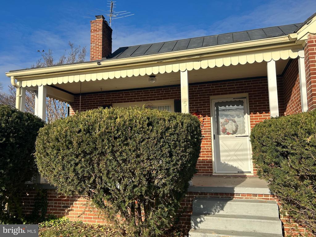 5117 Main St