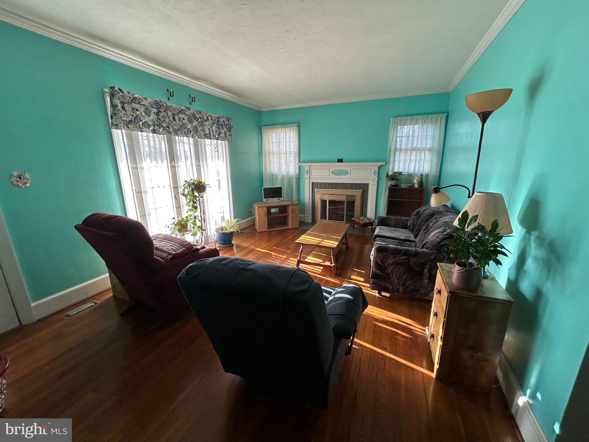 5117 Main St