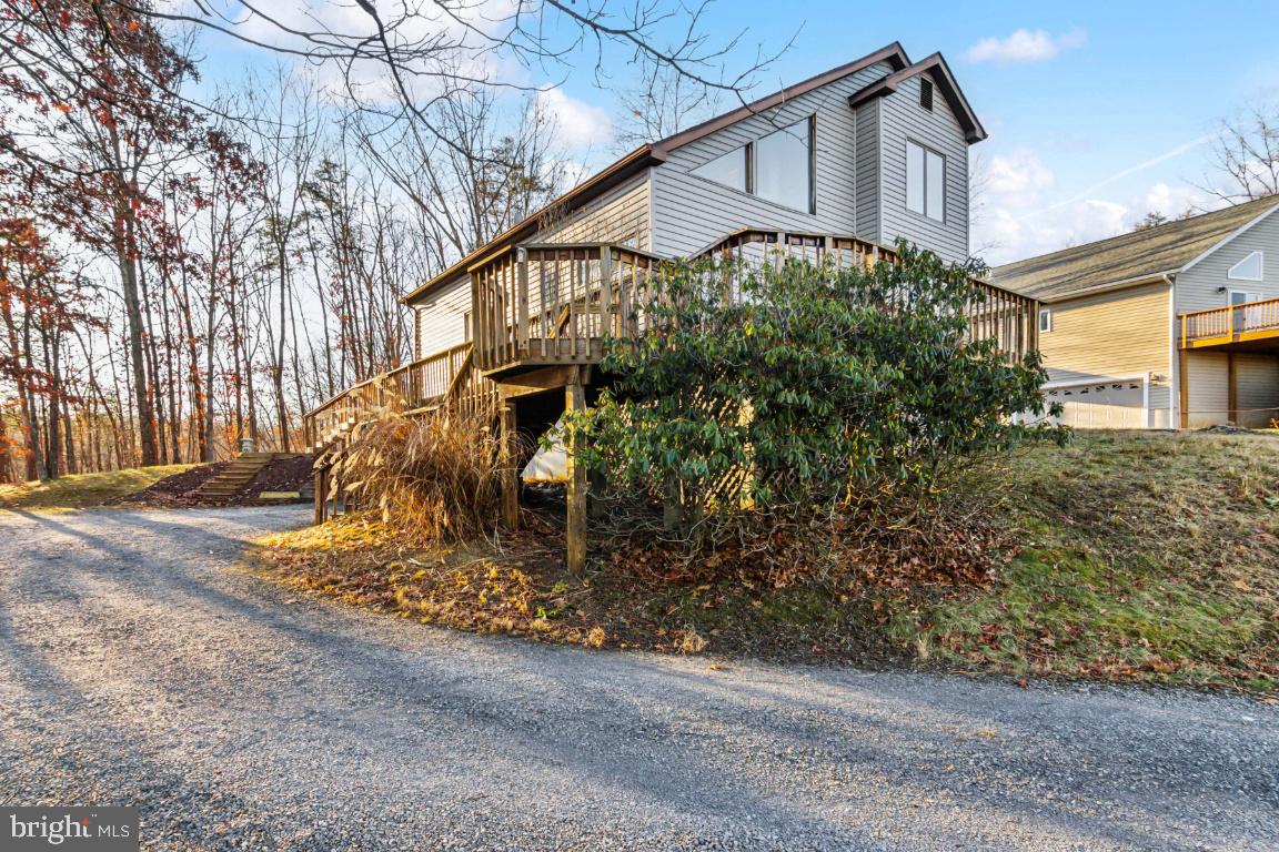 1232 LAKEVIEW DR