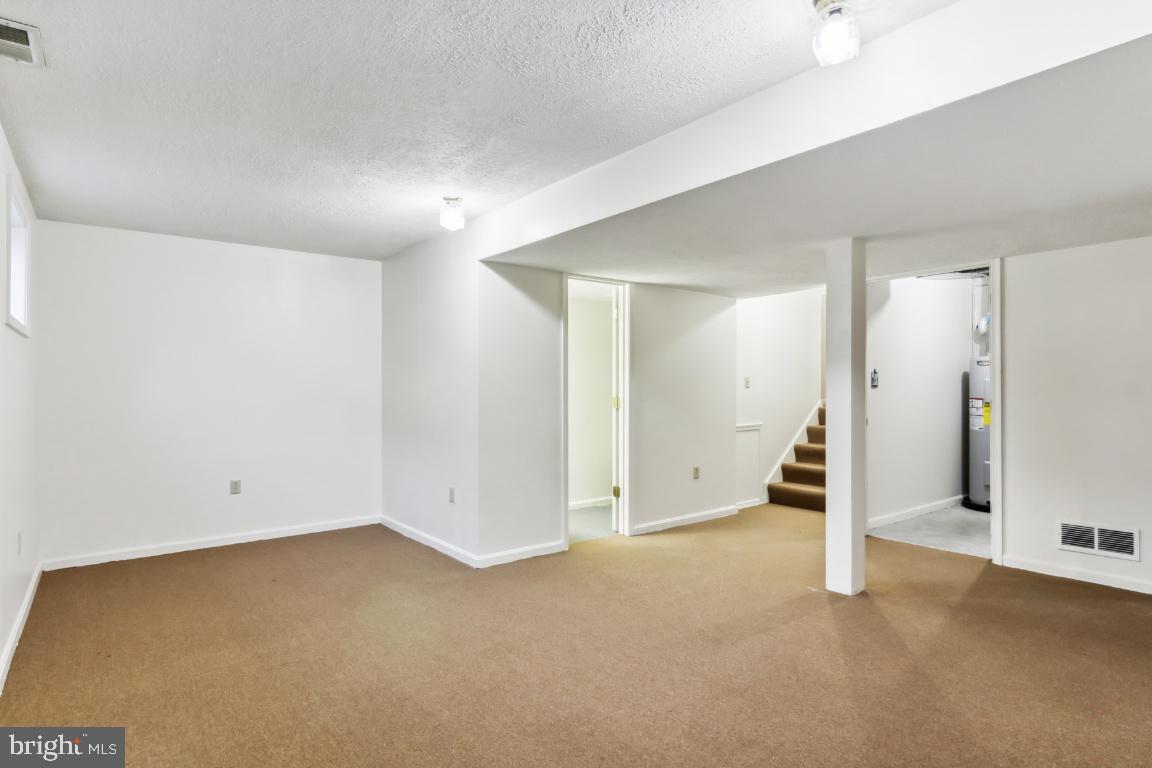1232 LAKEVIEW DR