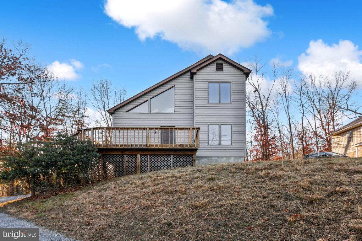 1232 LAKEVIEW DR