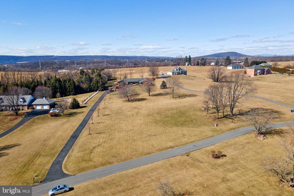 208 Clayhill Dr
