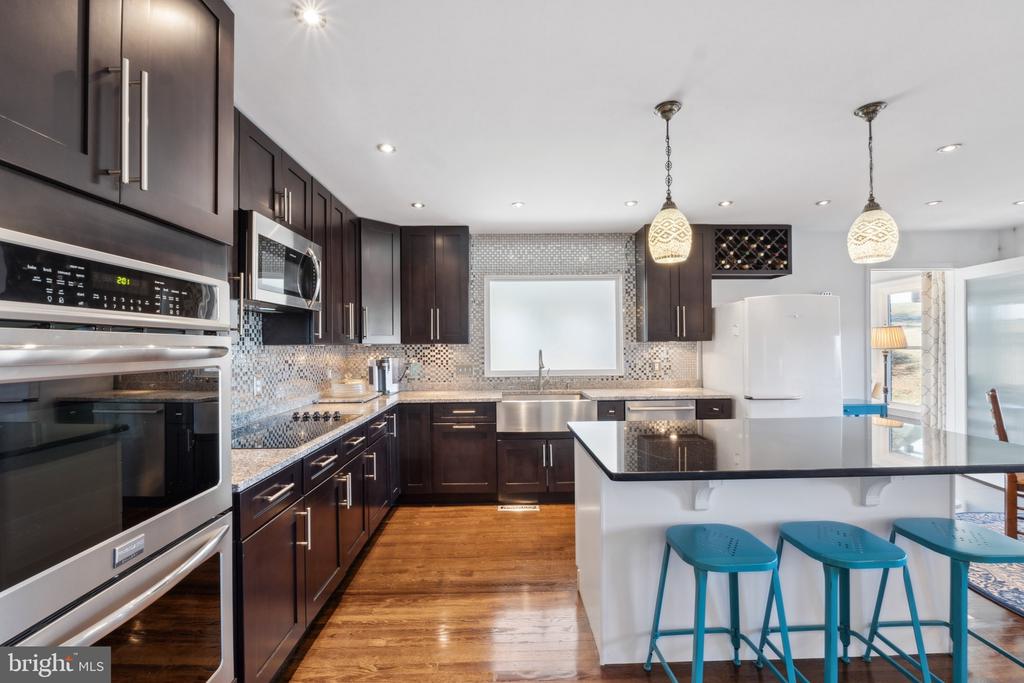 208 Clayhill Dr