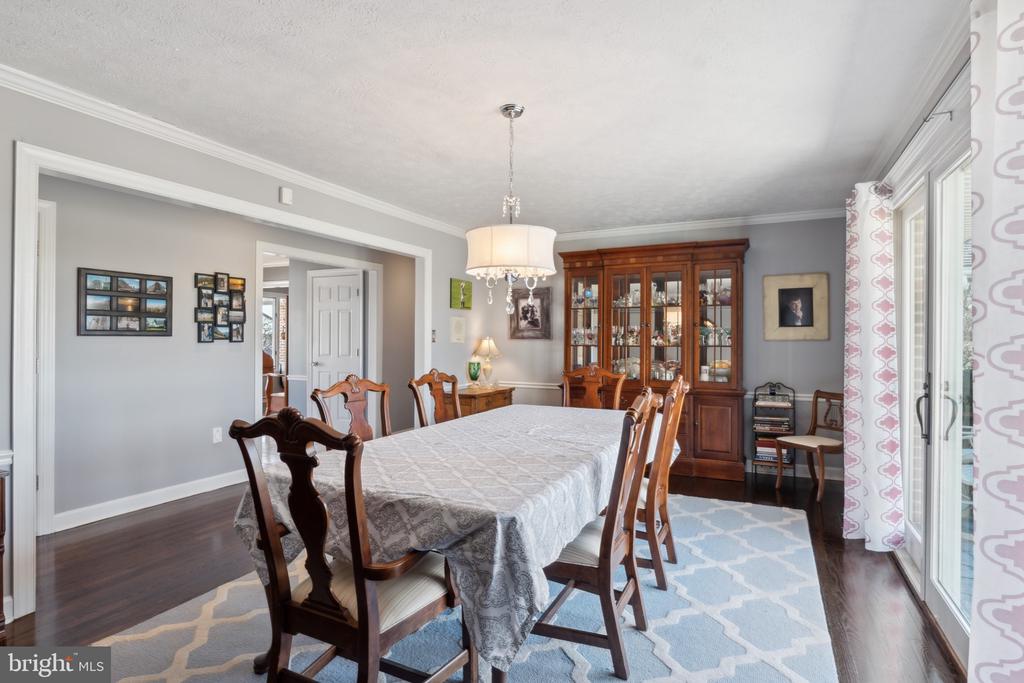 208 Clayhill Dr