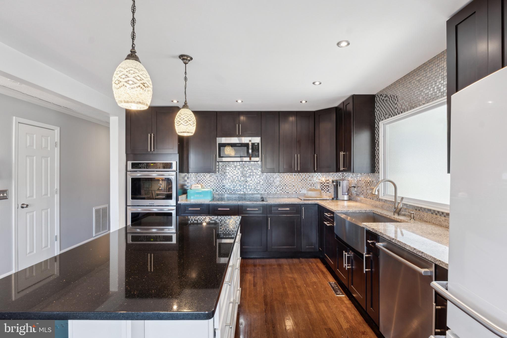 208 Clayhill Dr