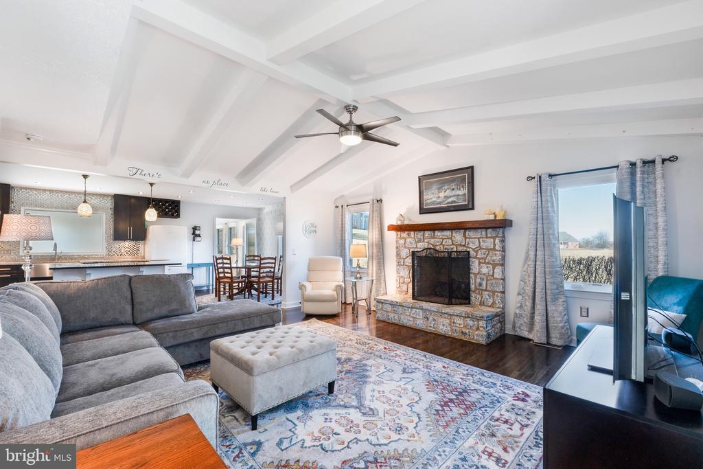 208 Clayhill Dr