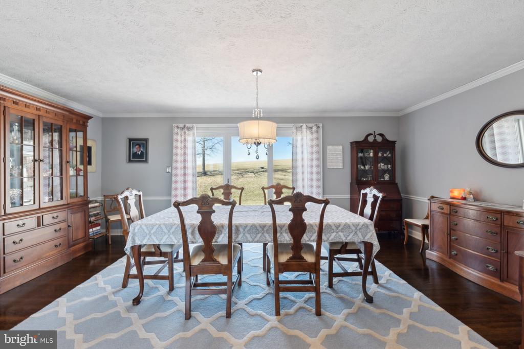 208 Clayhill Dr