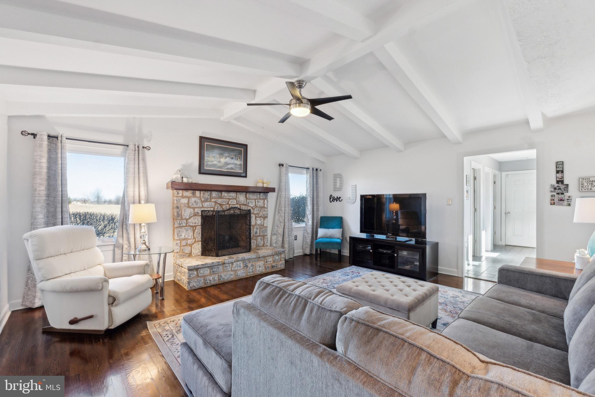 208 Clayhill Dr