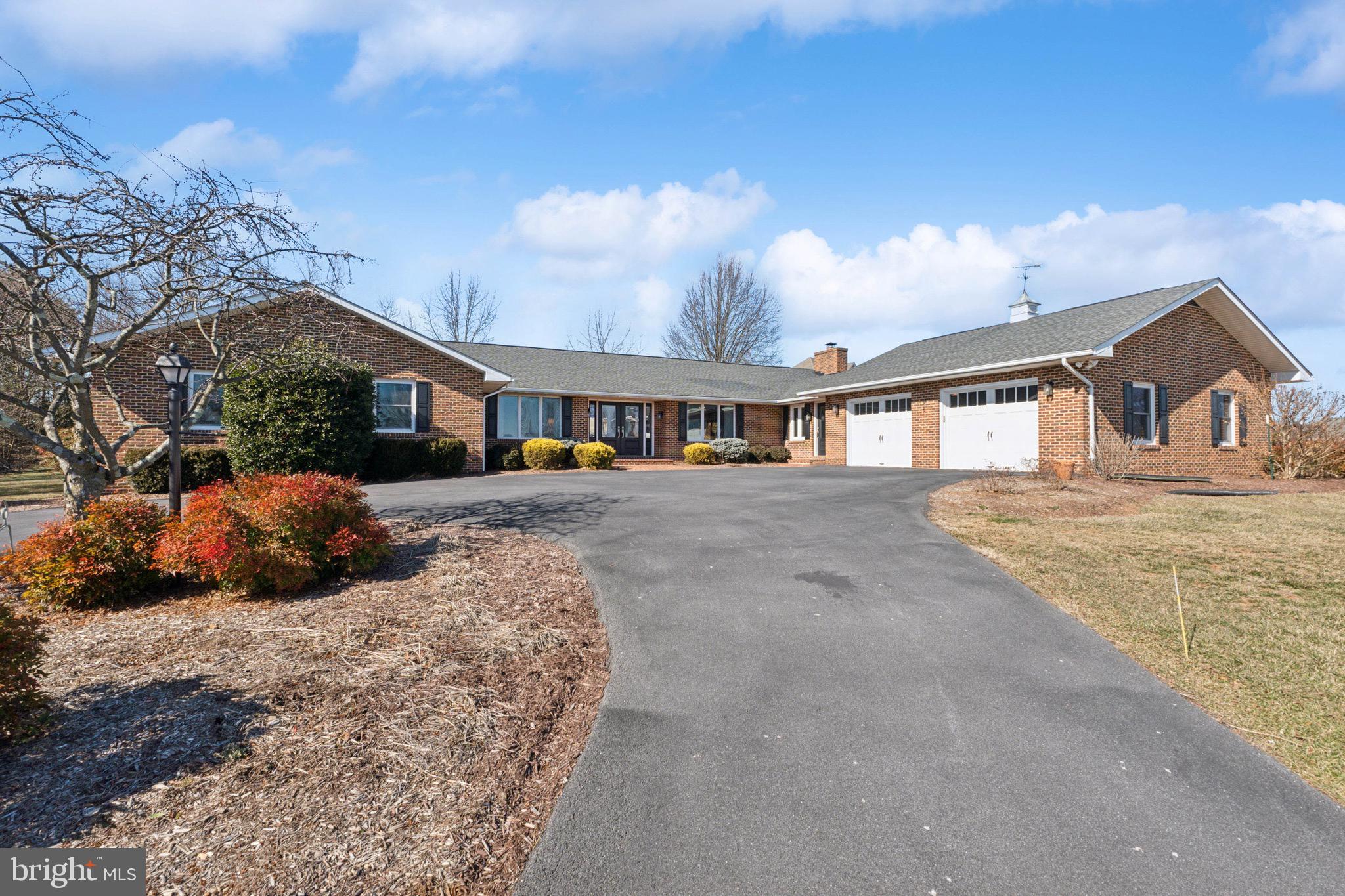 208 Clayhill Dr