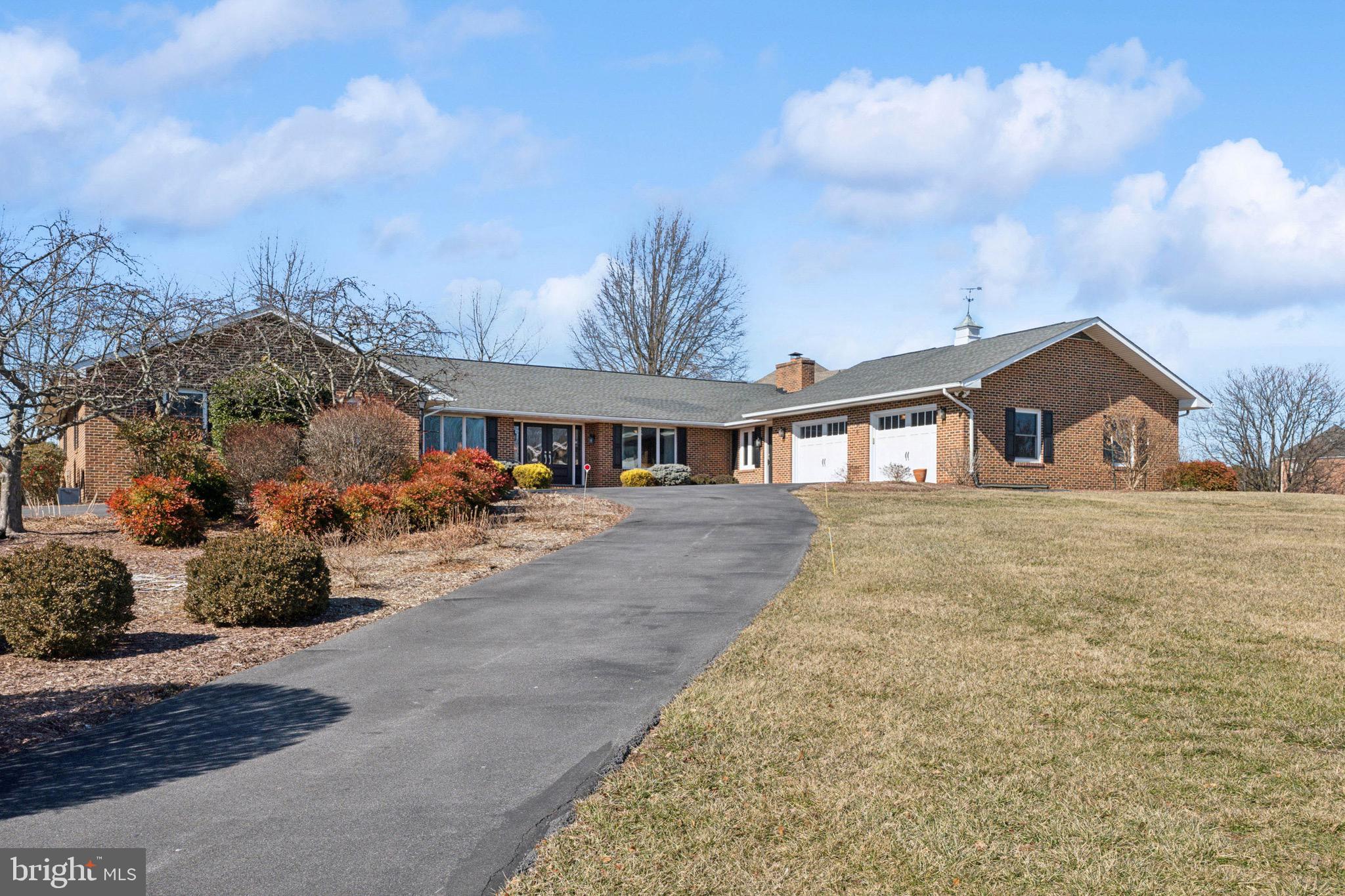 208 Clayhill Dr