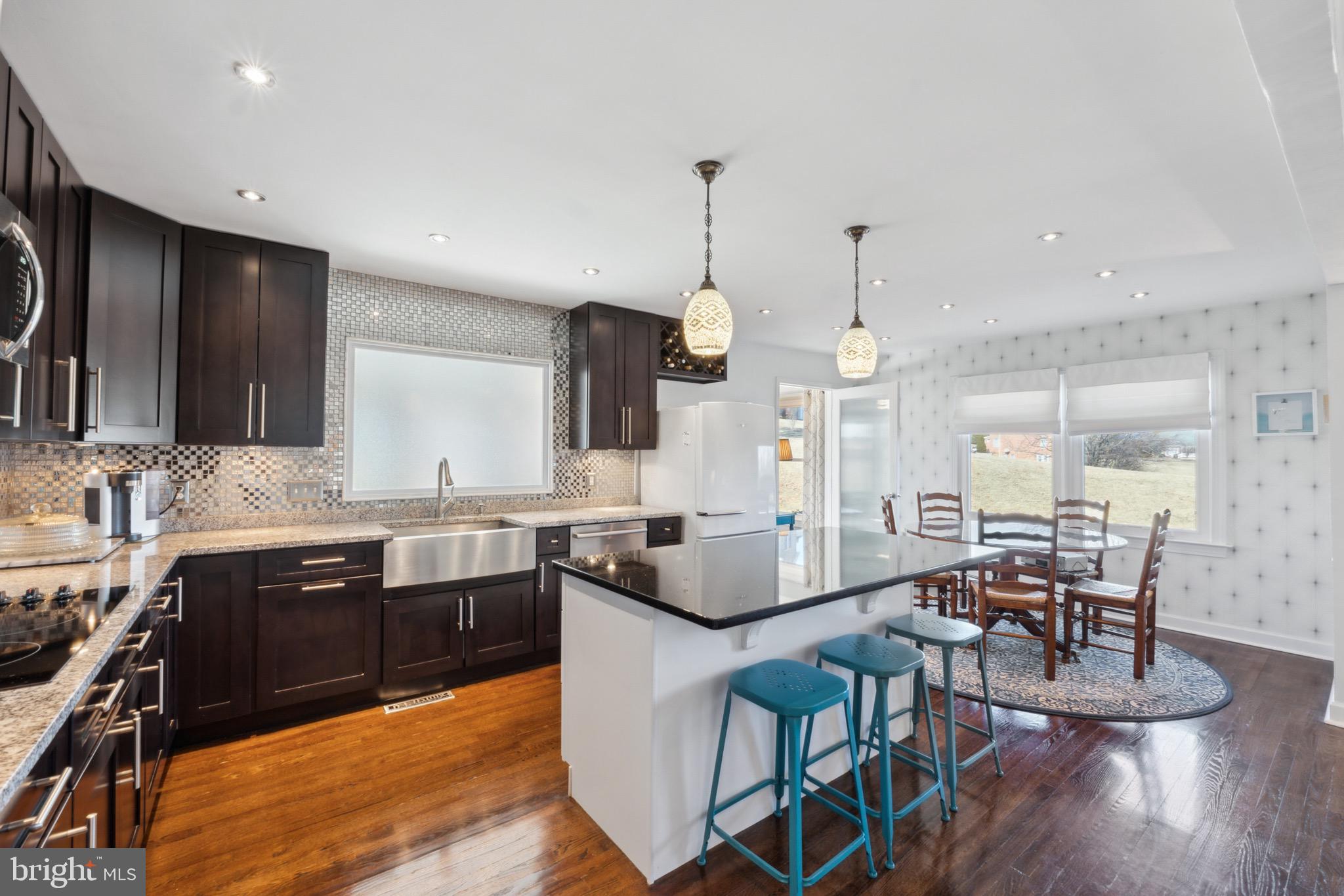 208 Clayhill Dr