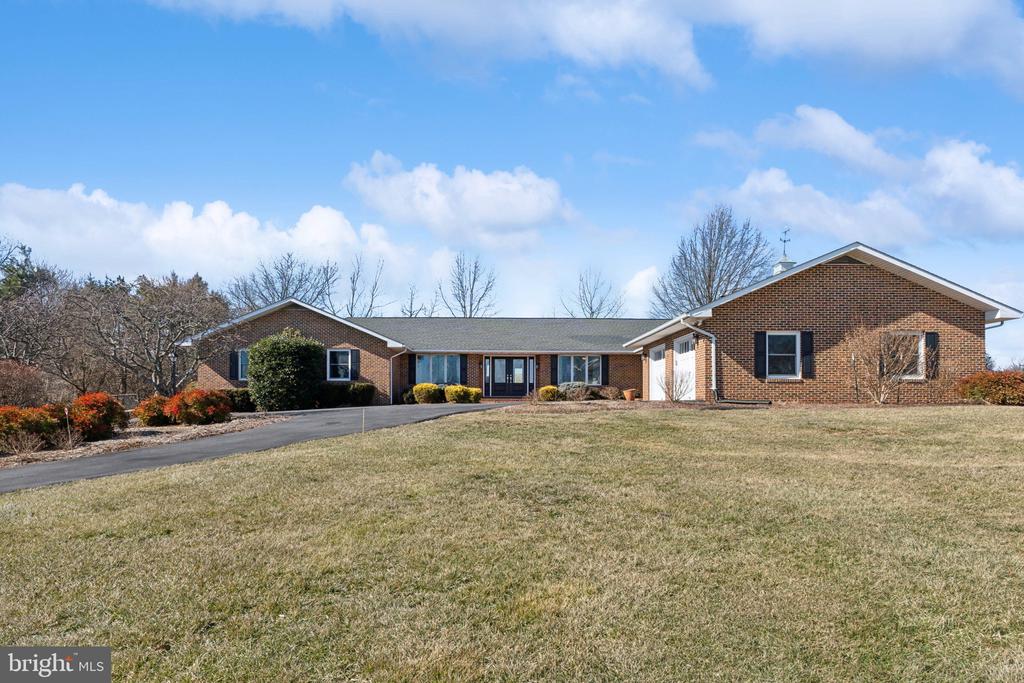 208 Clayhill Dr