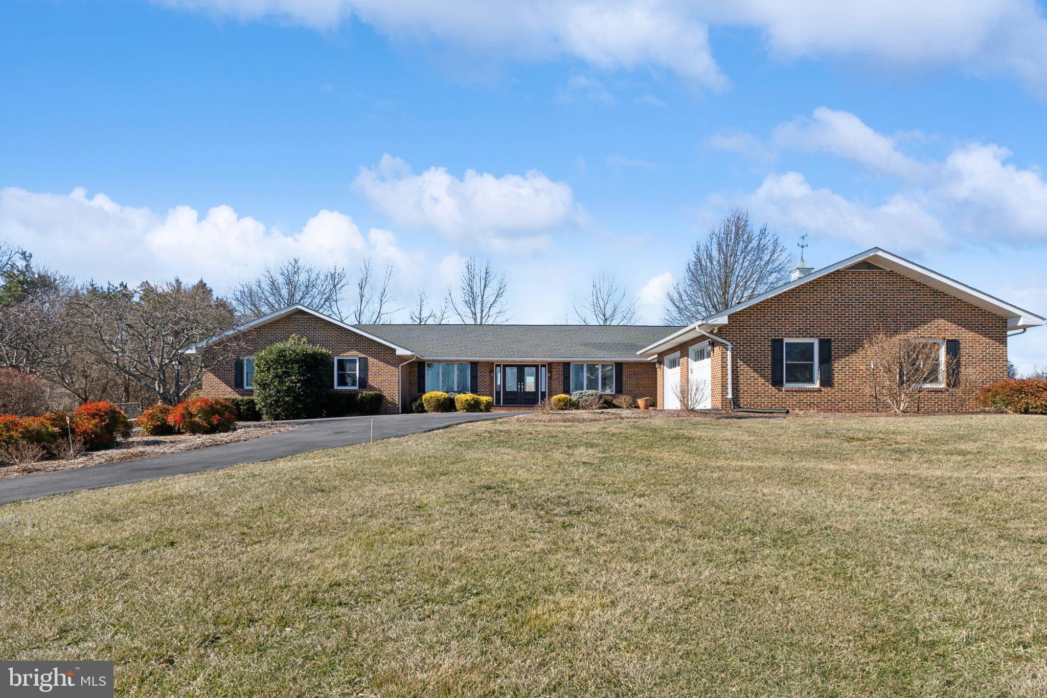 208 Clayhill Dr