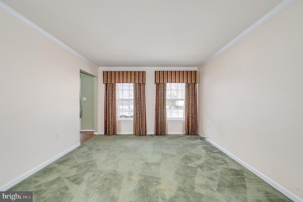 700 Crow Dr