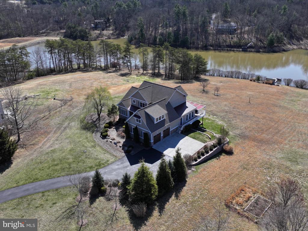 186 ISAAC DRIVE