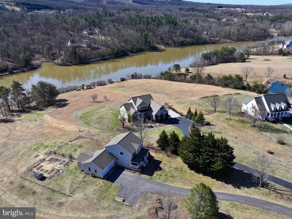 186 ISAAC DRIVE