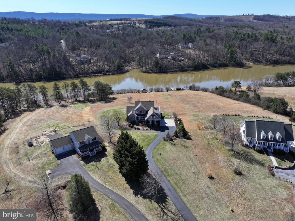186 ISAAC DRIVE