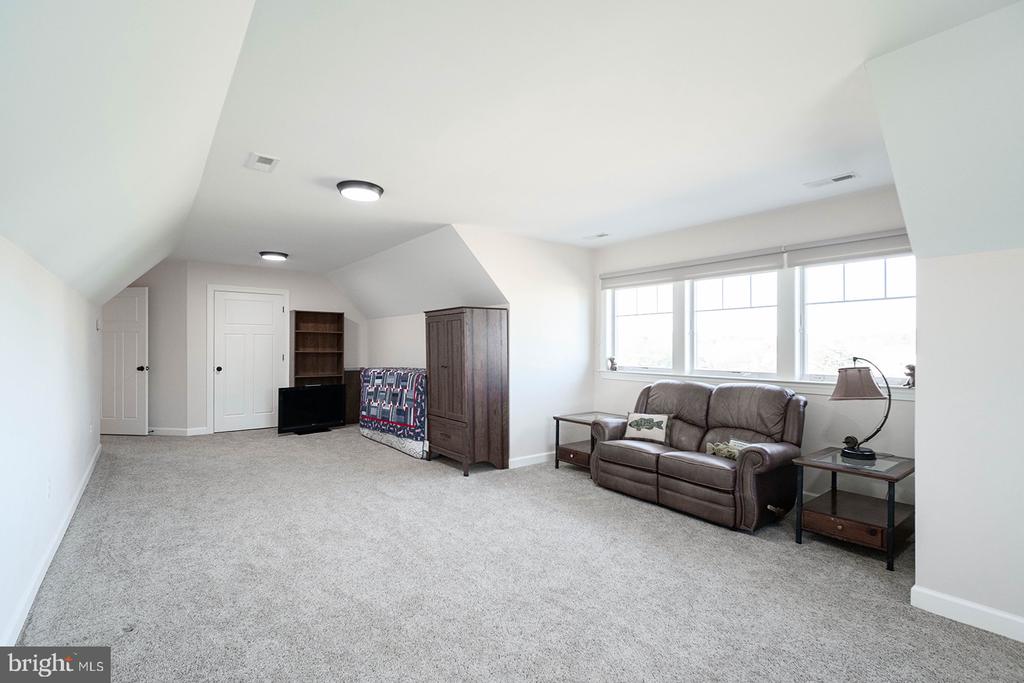 186 ISAAC DRIVE