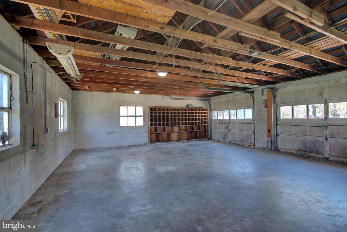 4661 Middle Rd