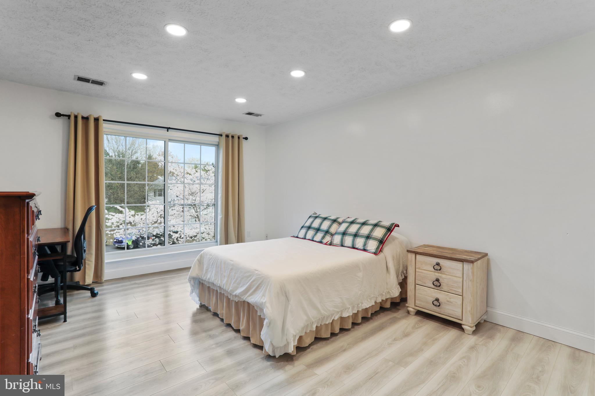 106 Kapok Cir