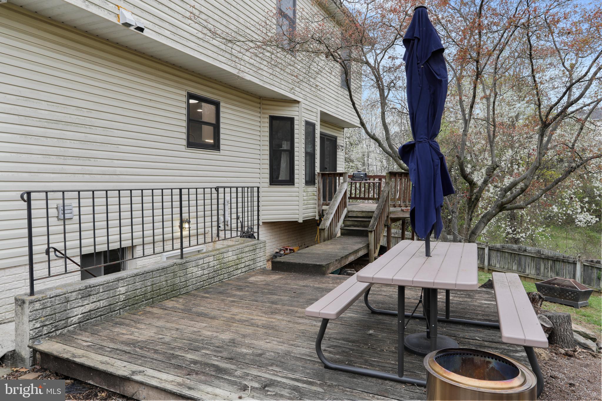 106 Kapok Cir